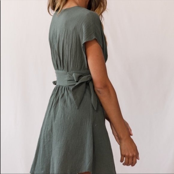 Saints + Secrets Dara Button Down Mini Dress Green Khaki V-Neck Tie Size Small - Picture 3 of 9